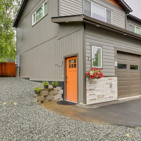 Anchorage Apartment With A View About 3 Mi To Airport